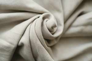 Beige Moonstone M – ponadczasowa chusta kółkowa w odcieniu beżu