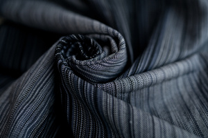Czarna chusta do noszenia Hematyt 4,6 m – klasyczny wybór dla rodziców